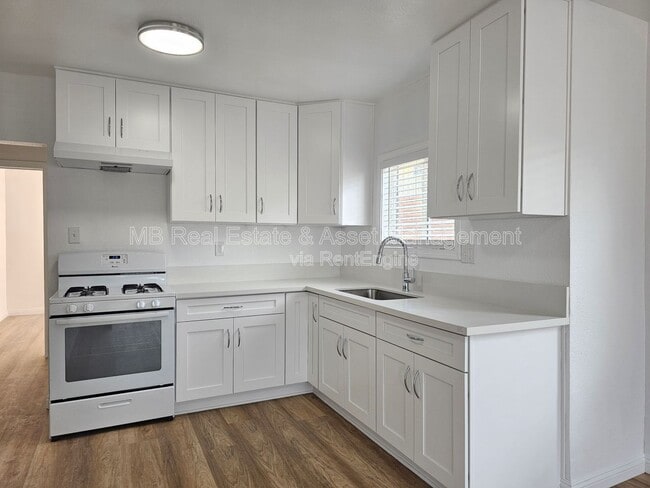 Photo - 4754 W 163rd St