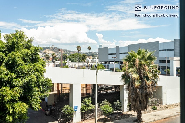 Photo - 5620 De Longpre Ave Unit FL3-ID1112