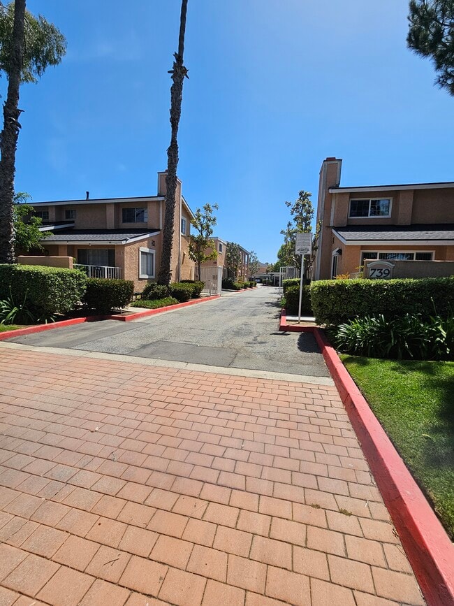 Building Photo - South Coast Fountains
