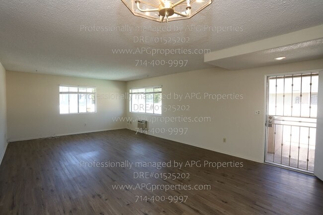 Photo - 414 N Clark St