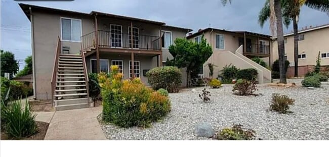 Photo - 1373 N Altadena Dr Unit 1373