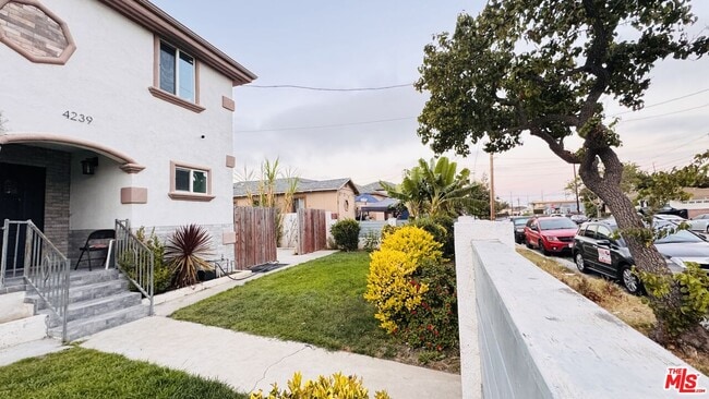 Photo - 4239 W Broadway