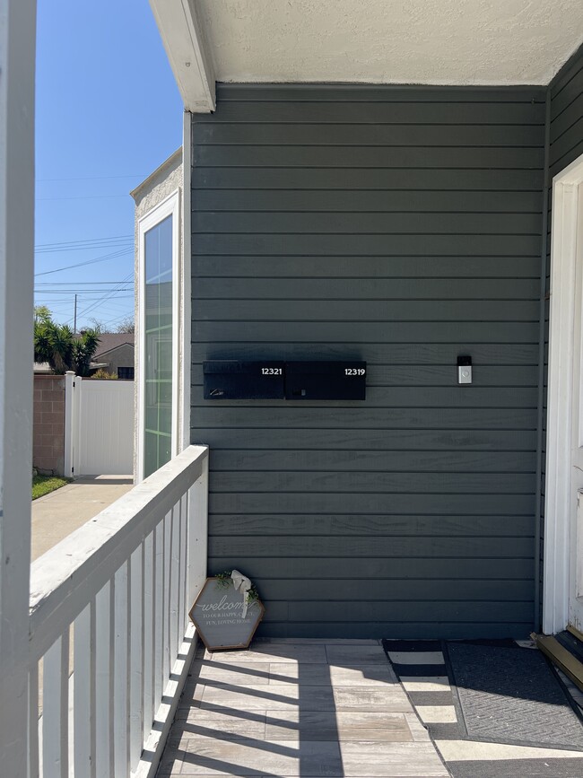 Photo - 12321 Bombardier Ave