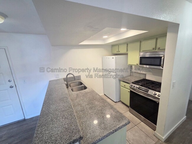 Photo - 327 Chestnut Ave Unit 201