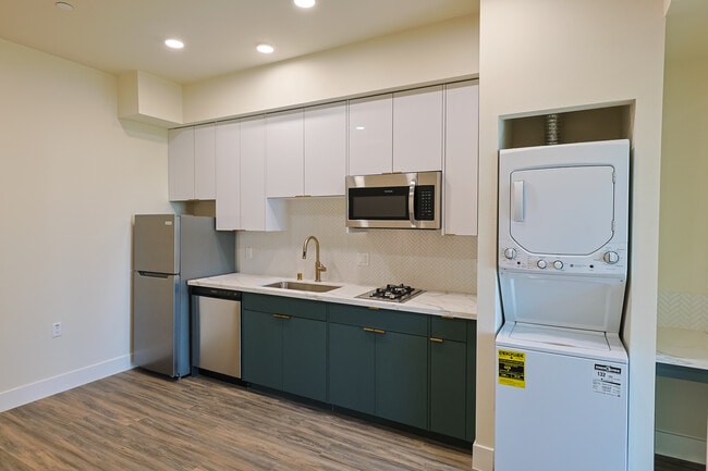 Photo - Orion 1037 Dewey