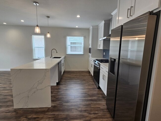 Photo - 1416-1418 E. Windsor Rd. Unit 1418 E Windsor Rd.