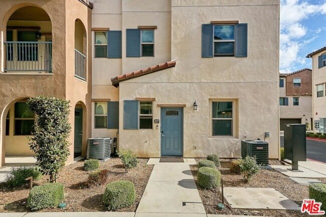 Building Photo - 9831 Alburtis Ave Unit 37