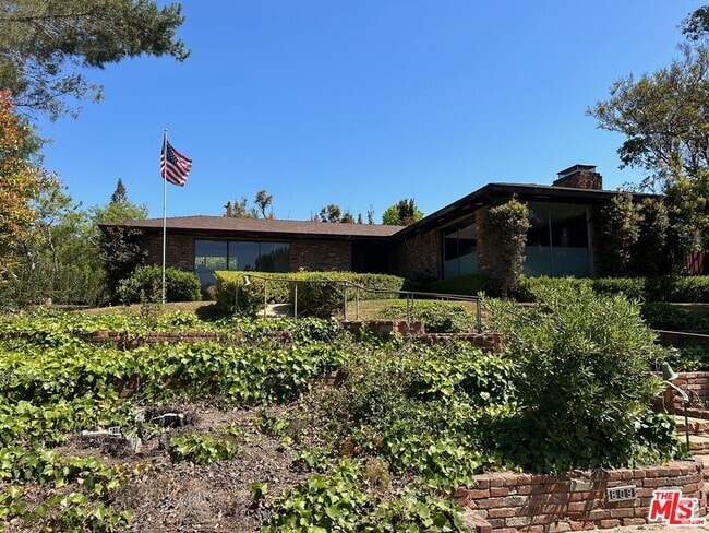 Building Photo - 809 Toulon Dr Rental