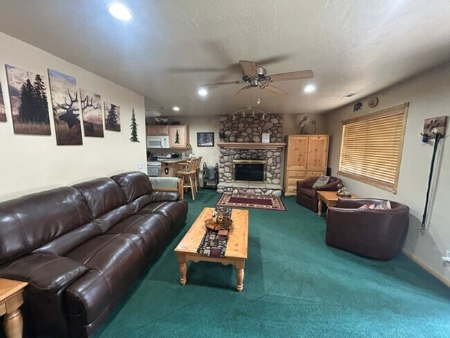 Photo - 213 E Aeroplane Blvd