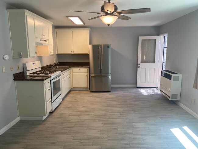 Photo - 536 Grant St Unit B