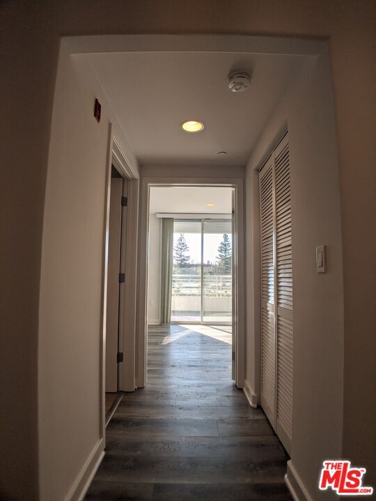 Photo - 5143 White Oak Ave Unit 401