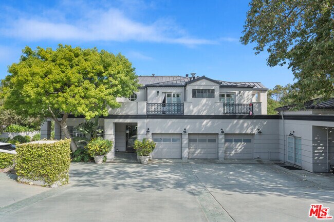 Building Photo - 28600 Pacific Coast Hwy Rental