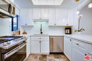 Photo - 1909 Pelham Ave