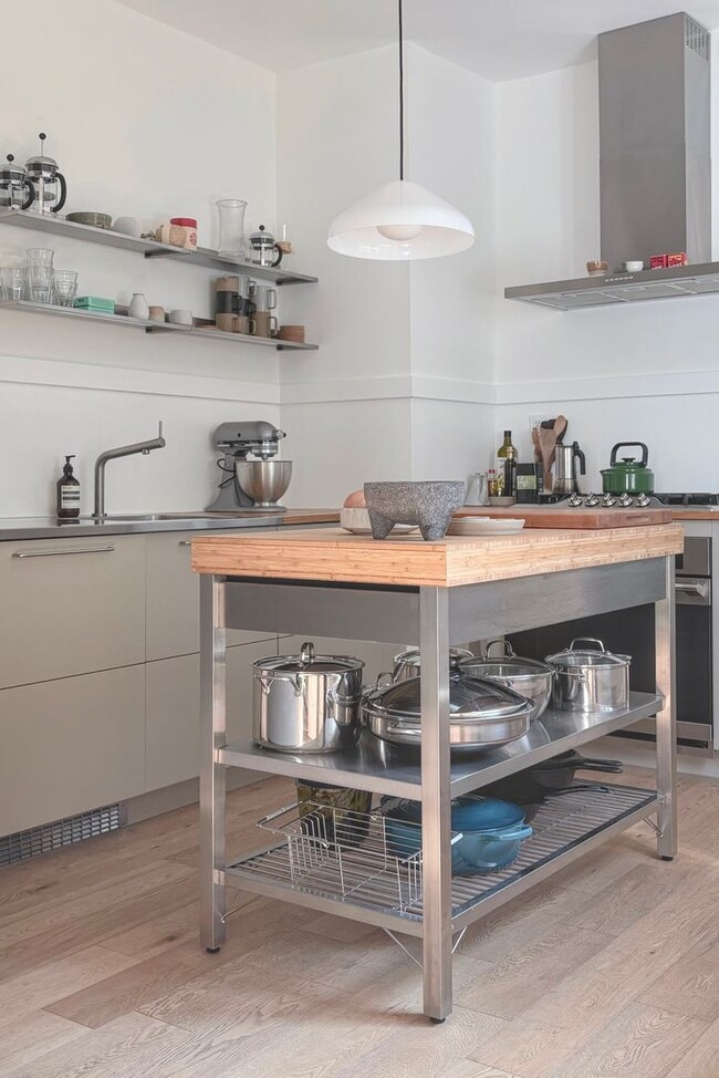 Photo - 1387 Allison Ave Unit 1387