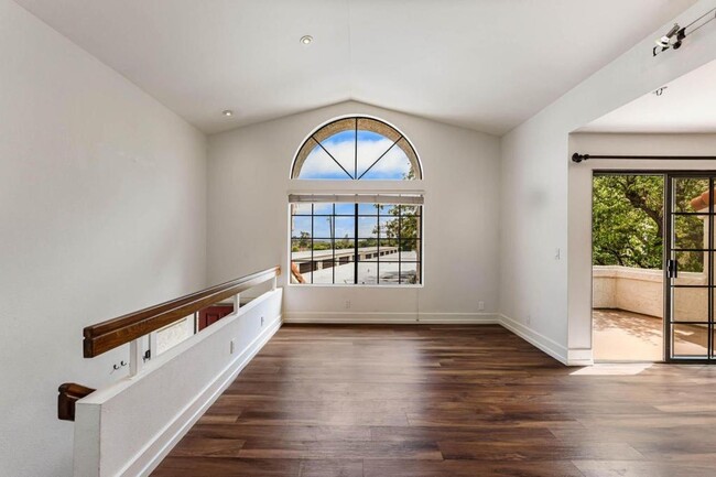 Photo - 1240 Franciscan Ct