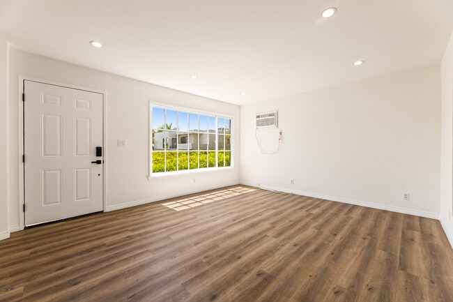 Photo - 801 S Burnside Ave Unit A