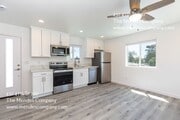 Photo - 432 47th St Unit 200