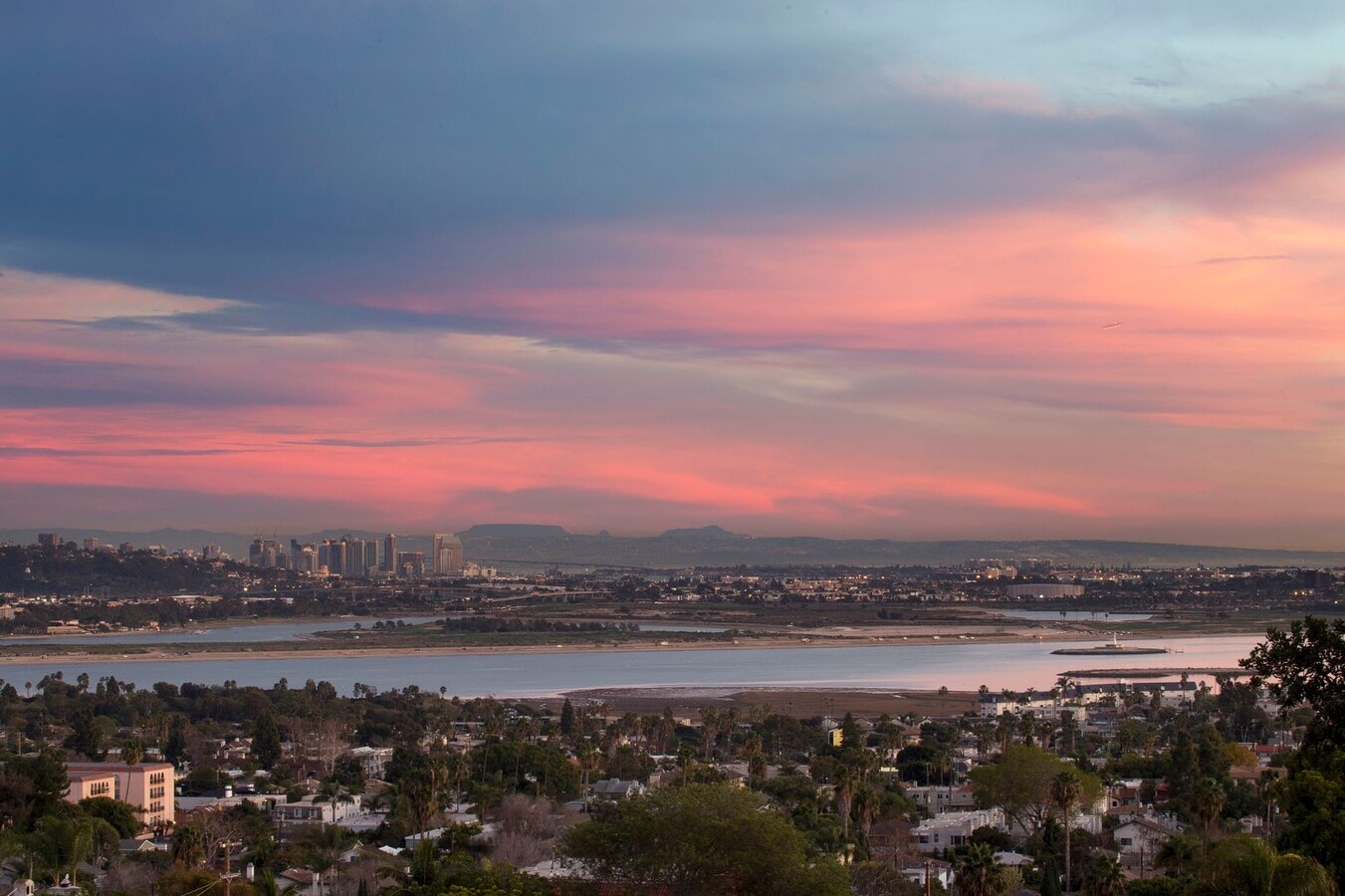 Photo - Charming 2BR in Pacific Beach with Your Ow... Apartment Unit 4122-D