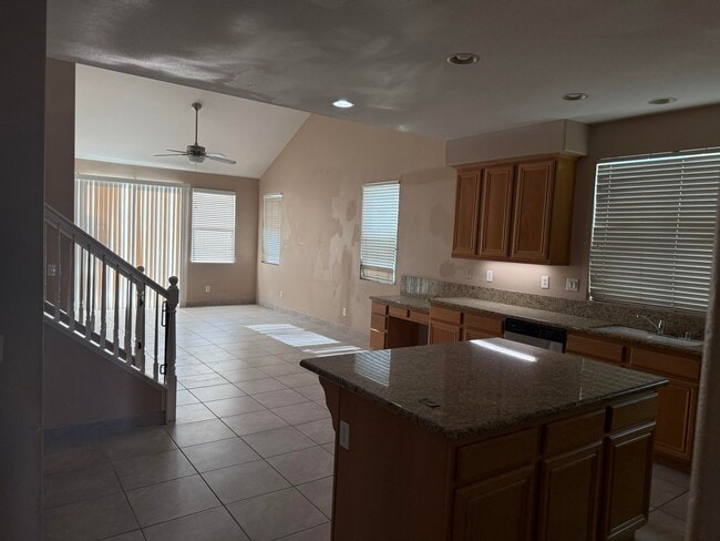 Photo - 37480 Haweswater Rd