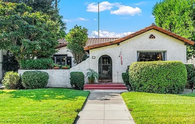 Building Photo - 759 W 26th St