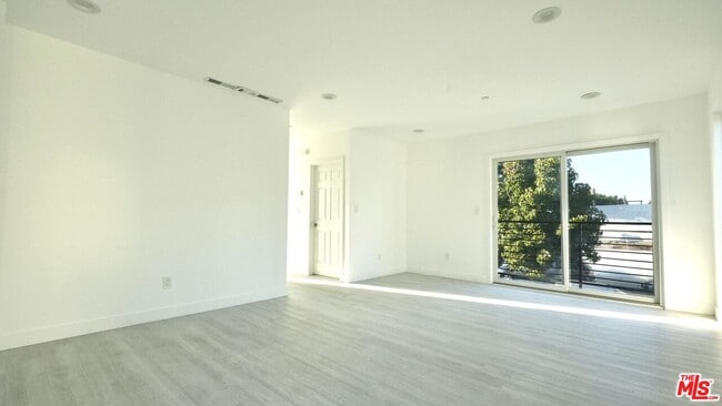 Photo - 4642 St Elmo Dr