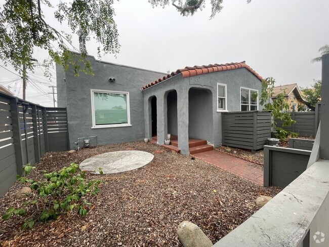 Building Photo - Charming 3 bedroom 3.5 bathroom in North Park Rental