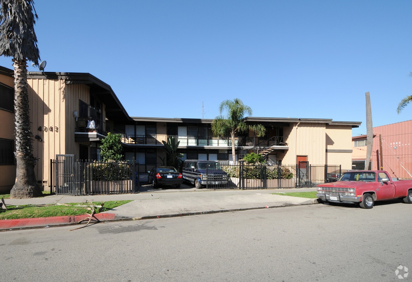 Photo - 4043 Buckingham Rd