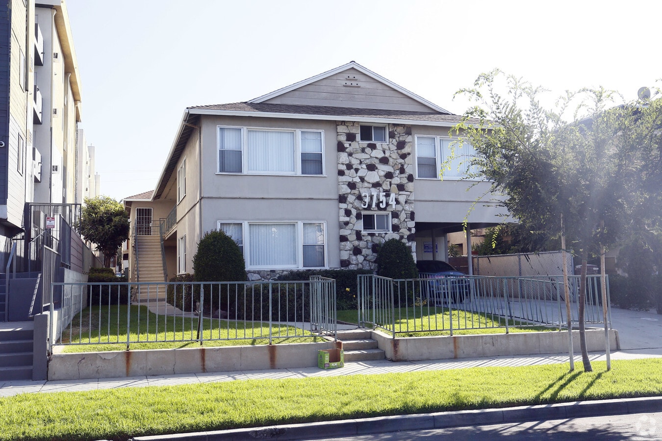 3454 Jasmine Avenue - 3454 Jasmine Avenue