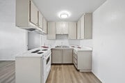 1 BR, 1 BA - 500 SF - Laurel Palms Apartments