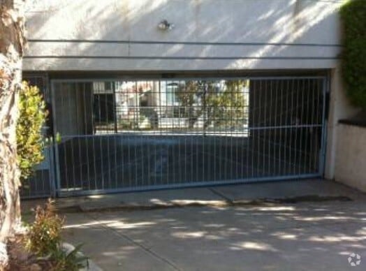 Building Photo - 750 W Hamilton Ave Unit A Rental