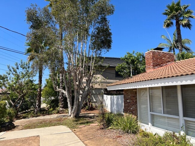 Building Photo - 4 Bed 3 Bath in Del Cerro Rental