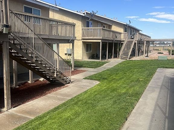 Building Photo - 18462 Montezuma St