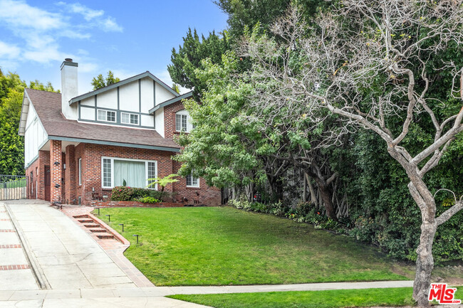 Photo - 1358 Holmby Ave House