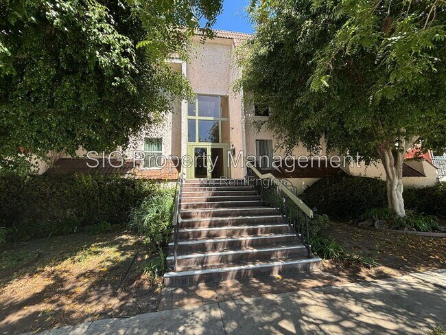 Photo - 409 Burchett St Unit 104
