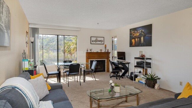 Photo - Lovely 1 bedroom Condo in Top-Rated Complex