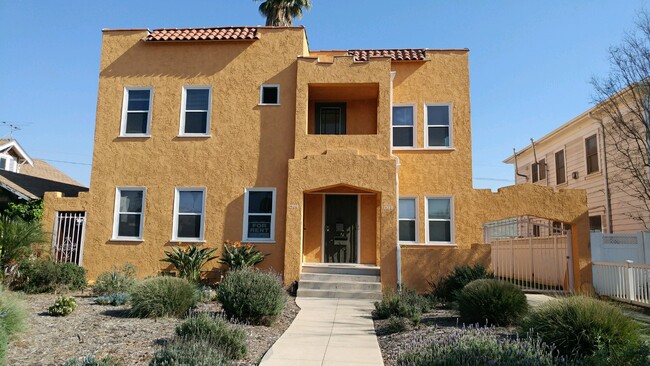 Front - 1216 Keniston Ave Apartments Unit 1216 Keniston