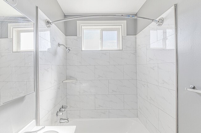 Photo - 210 E 29th St Unit 12