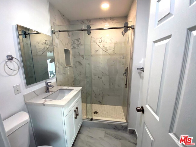 Photo - 1438 S Barrington Ave Unit 1