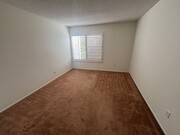 Photo - 2 Bedroom Condo for Rent in Newhall!