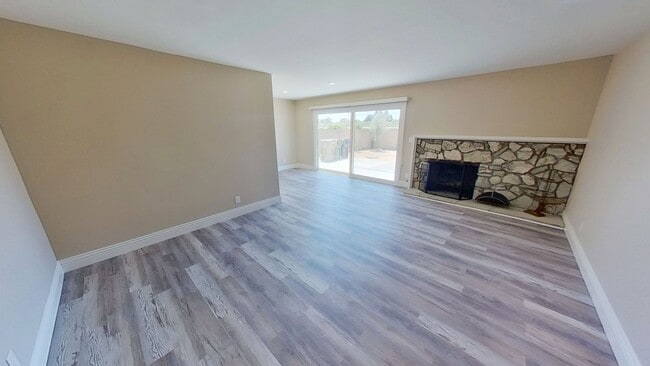 Building Photo - Coming Soon: Spacious 3Bd 2Ba College Park West Home