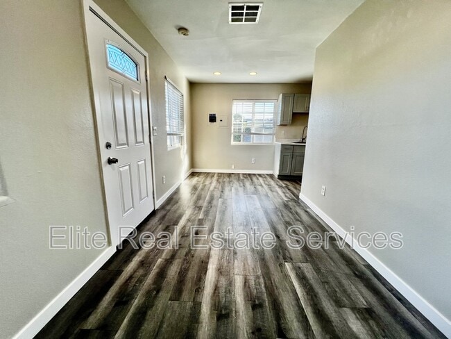 Photo - 118 Cedar Ave