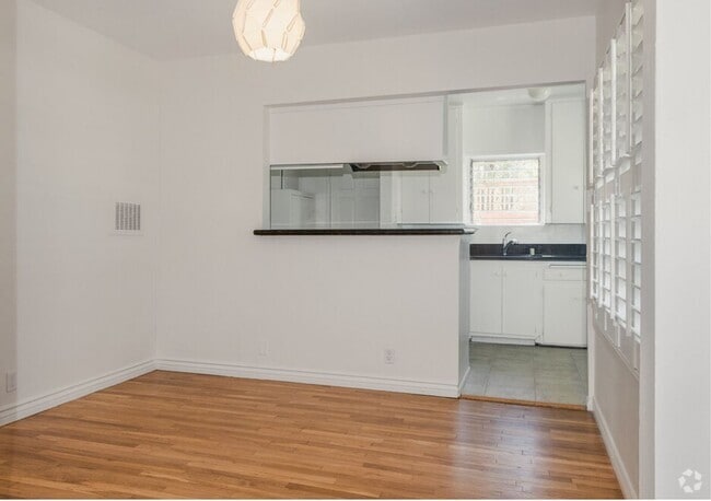 Building Photo - 2605 28th St Rental