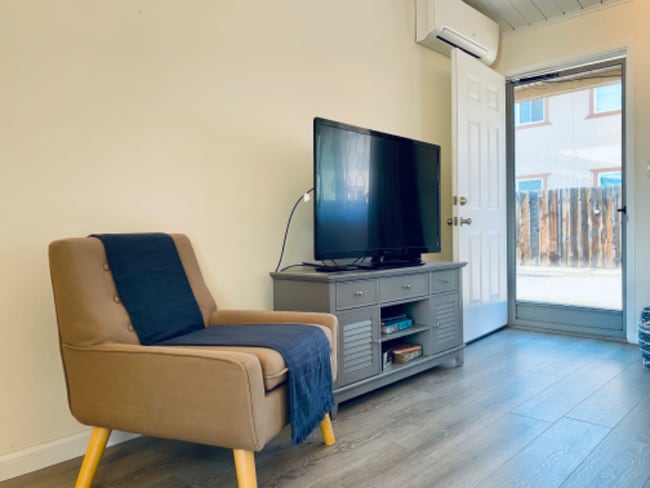 Photo - 530 2nd Pl Unit B