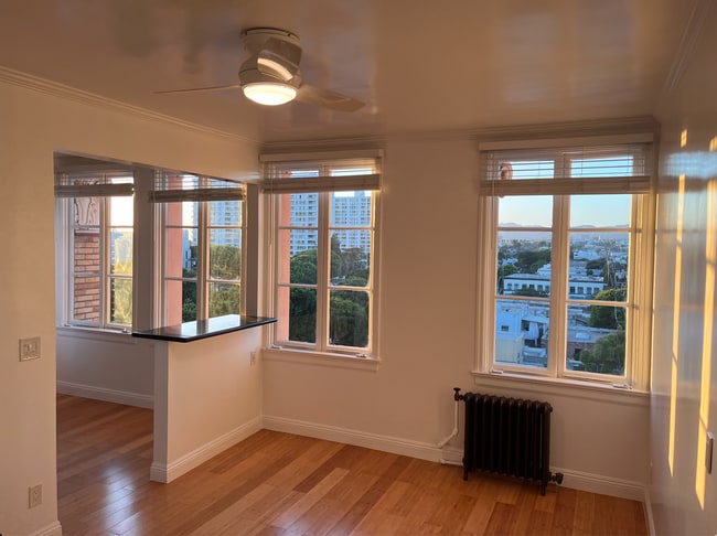 5th Floore Ocean/Mountain Views - 3005 Main St Unit 507