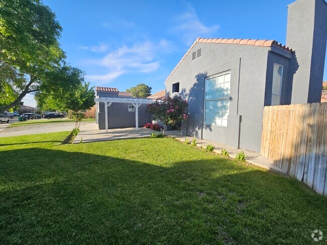 Building Photo - 37212 Little Sycamore St Rental