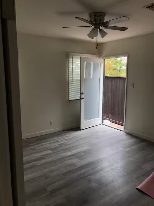 Photo - 733 Pier Ave