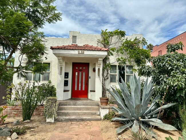 Building Photo - Beautiful 2 bed 1 bath home in University Heights