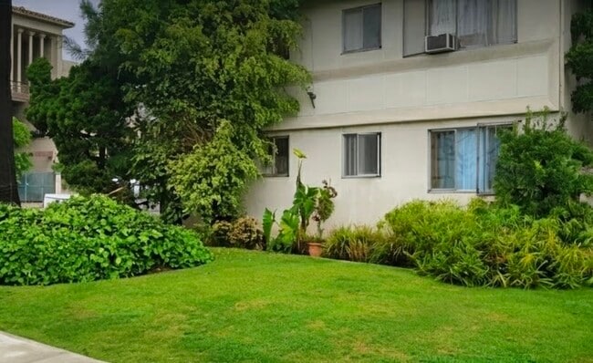 Building Photo - 10524 Palms Blvd Unit Great Rental