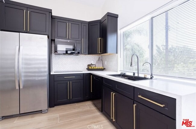 Photo - 9704 Comanche Ave