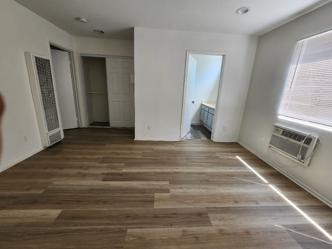 Photo - 14743 Sylvan St Unit 103